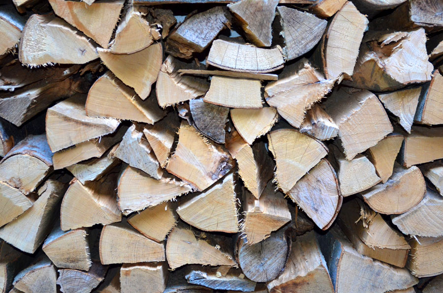 ...Holz...vor der Hütt'n...