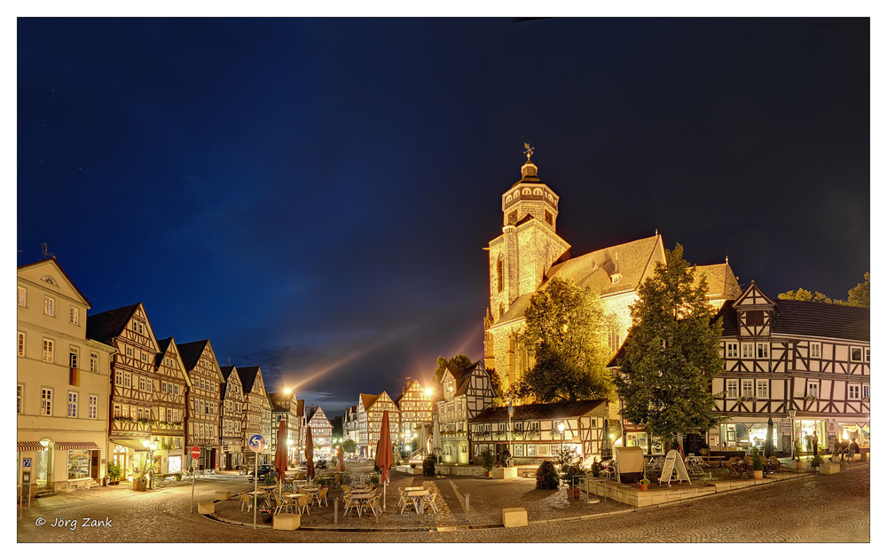 Homberger Marktplatz am Abend a28591809