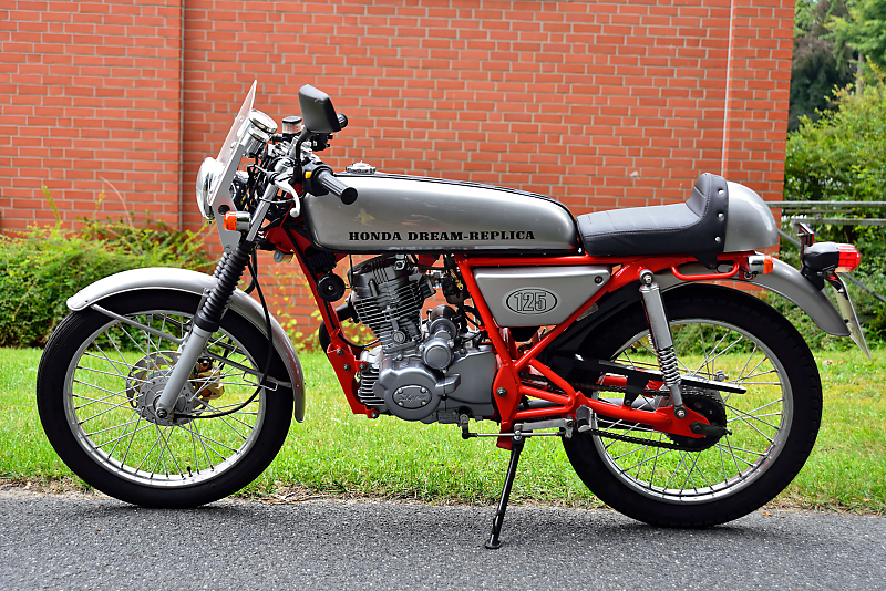 Honda Dream Replioca links.jpg