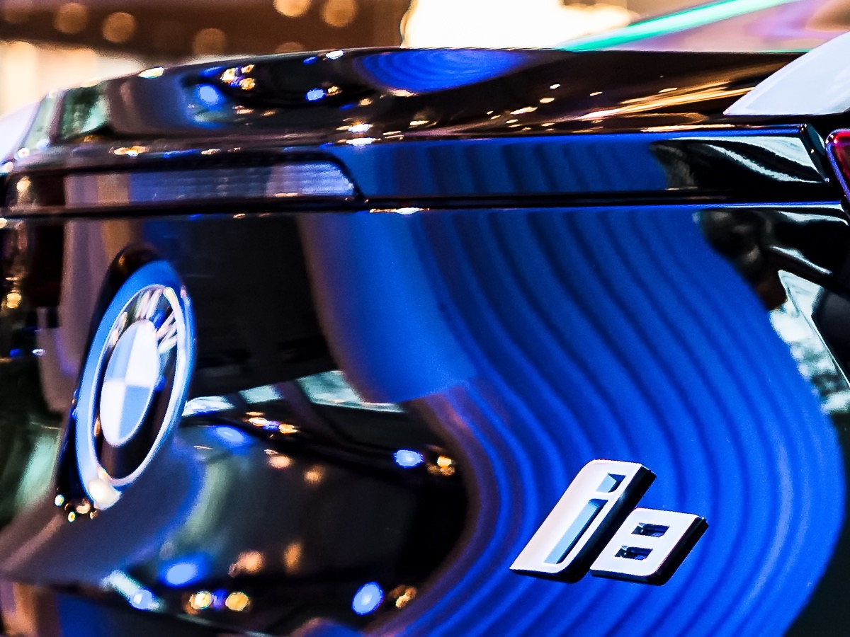 i8