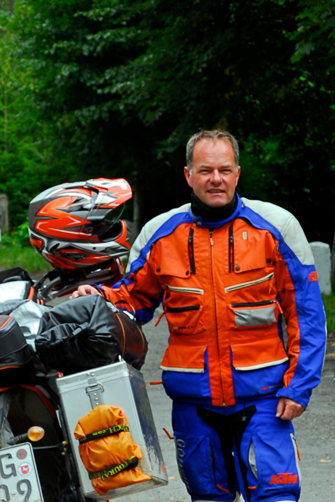 Ich in rustikalem Biker-Outfit