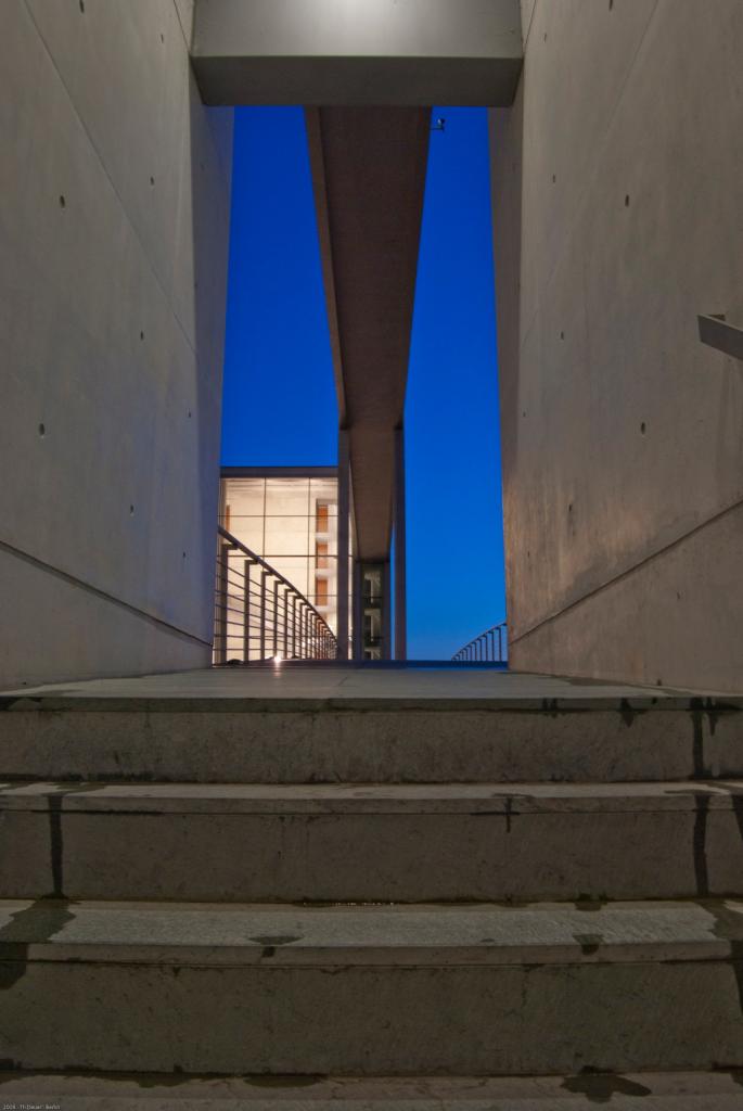 im Regierungsviertel 19