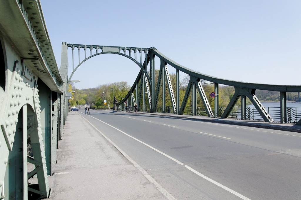 image009