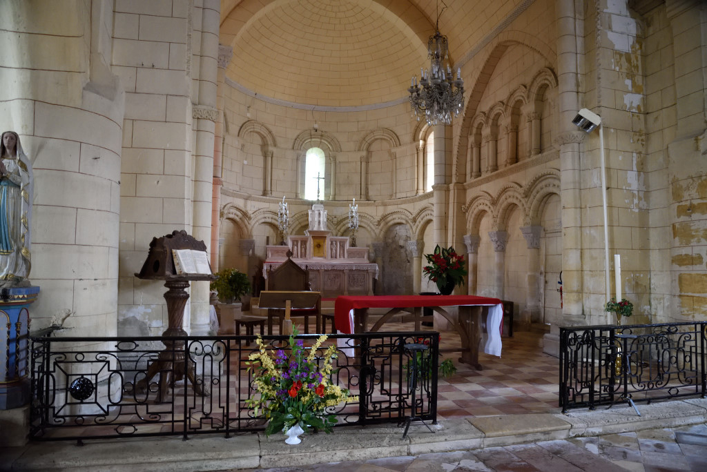 In einer kleinen Kirche im Médoc
DSE 0198