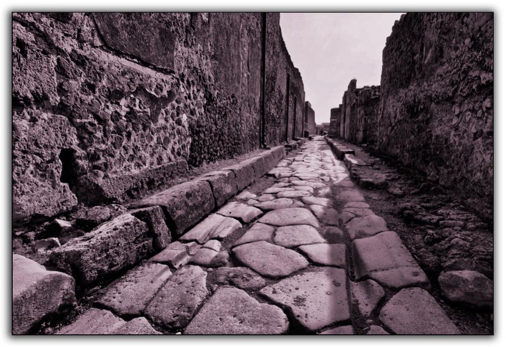 in Pompeji muss man Glück haben eine Gasse so Menschenleer zu erwischen.