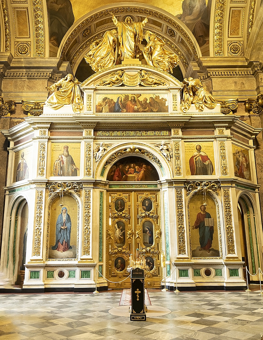 Isaak Kathedrale St Petersburg Juni 2021.jpg