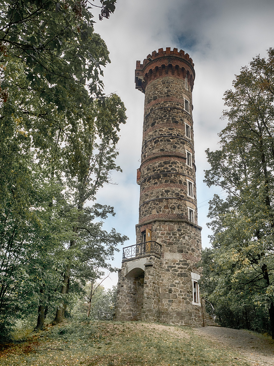 Jägerndorf Turm Hügel P9070055.jpg