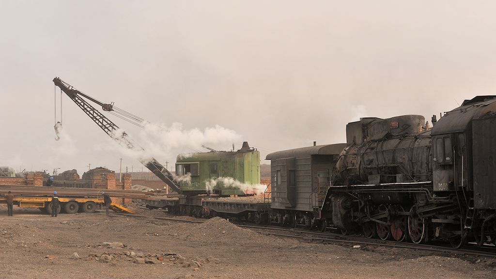JS8040 mit Damfpkran in Aktion
0088