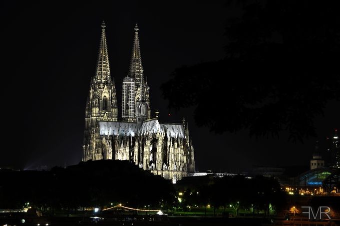 Kölner Dom bei Nacht