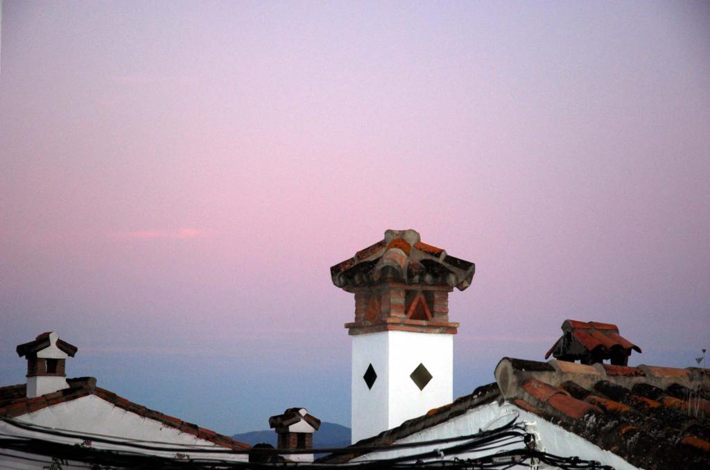 Kamin im Abendlicht von Jimena