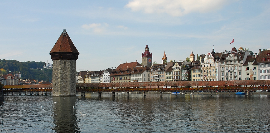 Kapellbrücke_Luzern.jpg