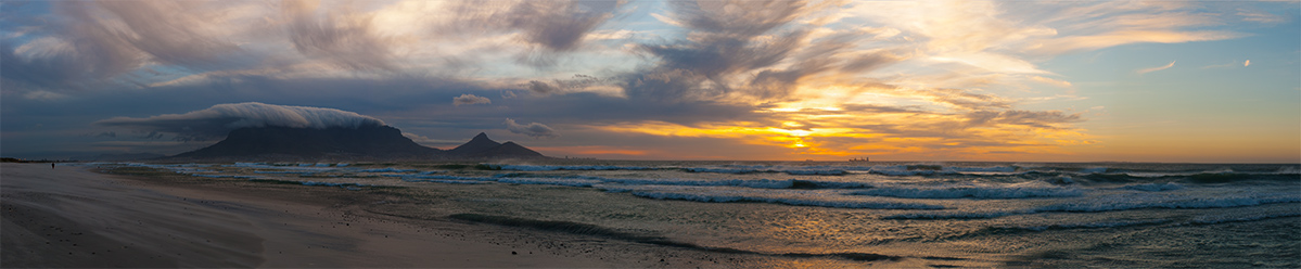 Kapstadt Sonnenuntergang Tafelberg Wolken Panorama