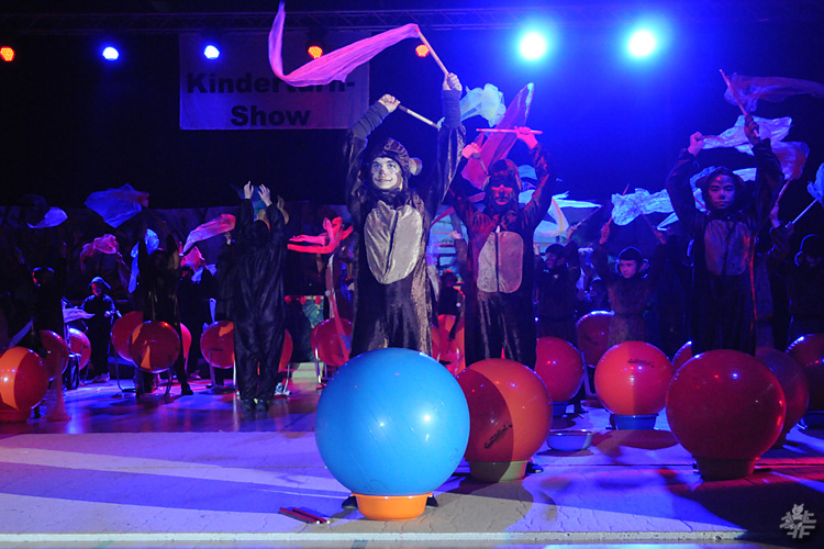 Kinderturn-Show (Affen-stark und Löwen-schlau)
