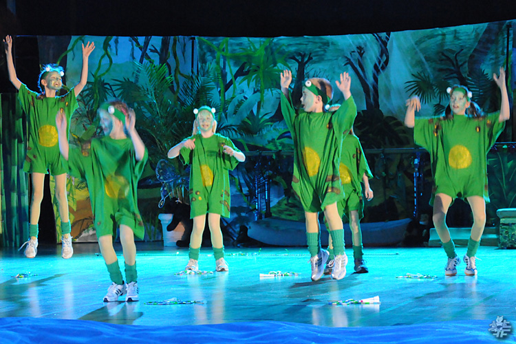 Kinderturn-Show (Affen-stark und Löwen-schlau)