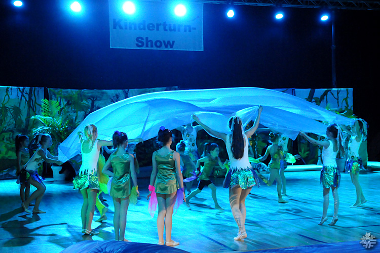 Kinderturn-Show (Affen-stark und Löwen-schlau)