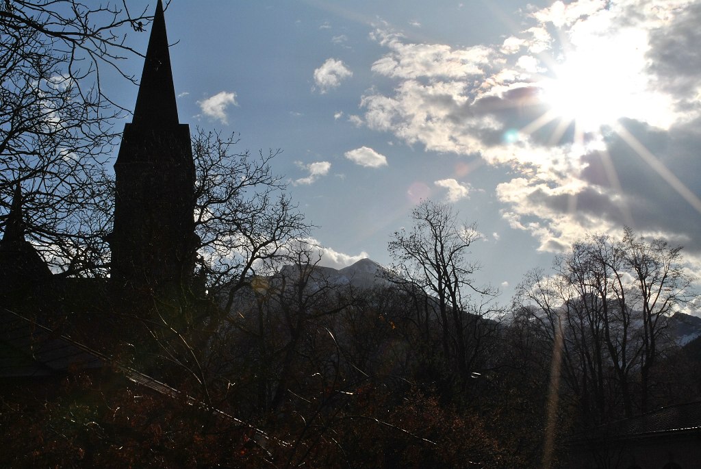 Kirche im Gegenlicht
