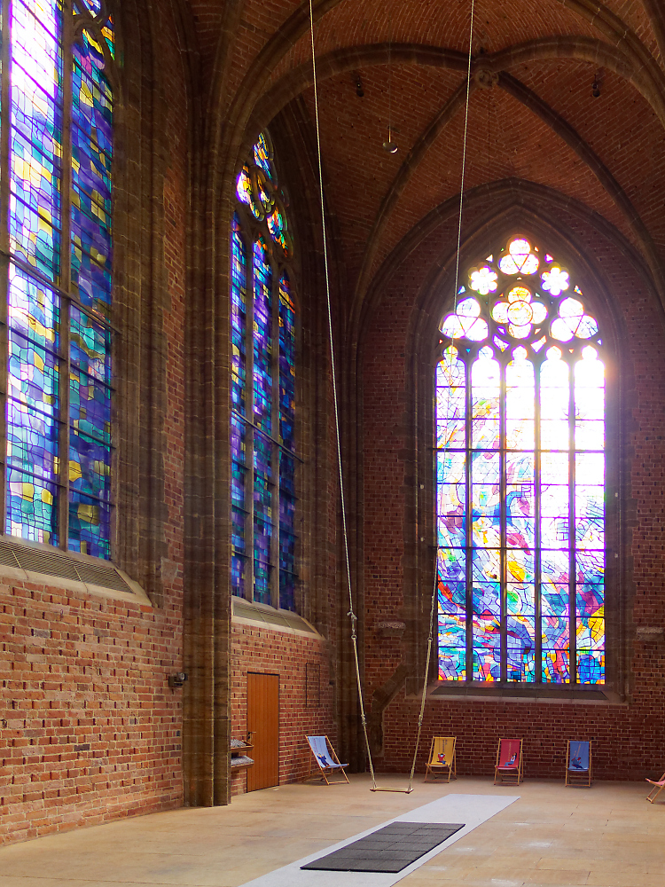 Kirchenschaukel 1.jpg
