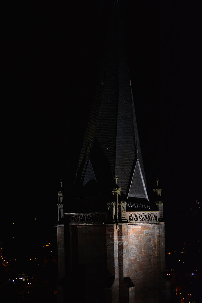 Kirchturm bei Nacht