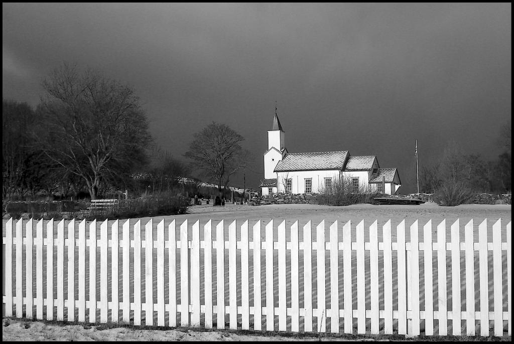 kirke i lauvsnes DSC04190