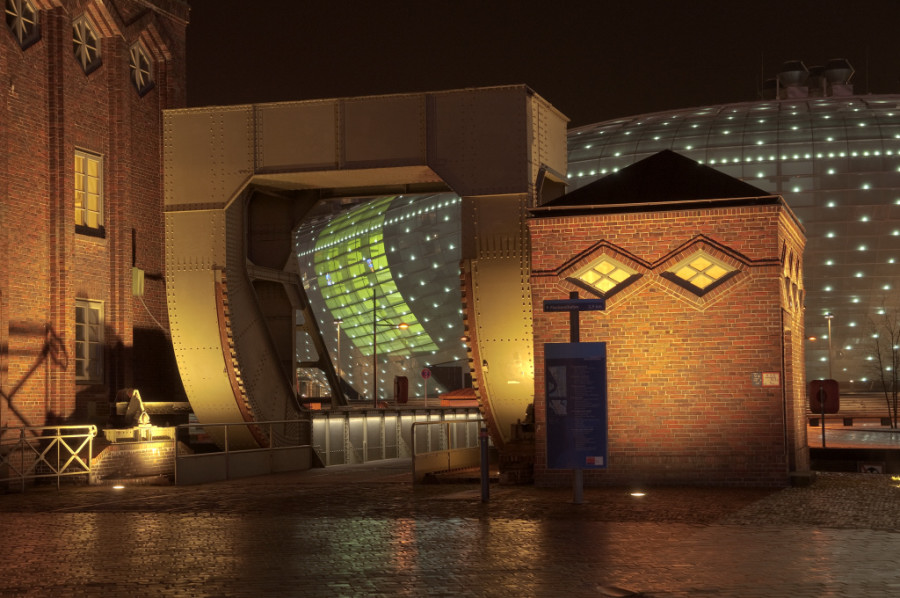 Klappbrücke Bremerhaven am Klimahaus