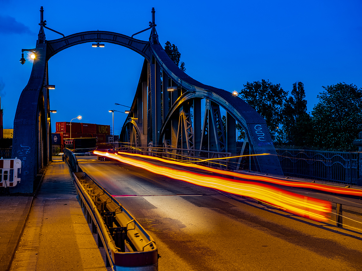 kle Drehbrücke P4280088.jpg