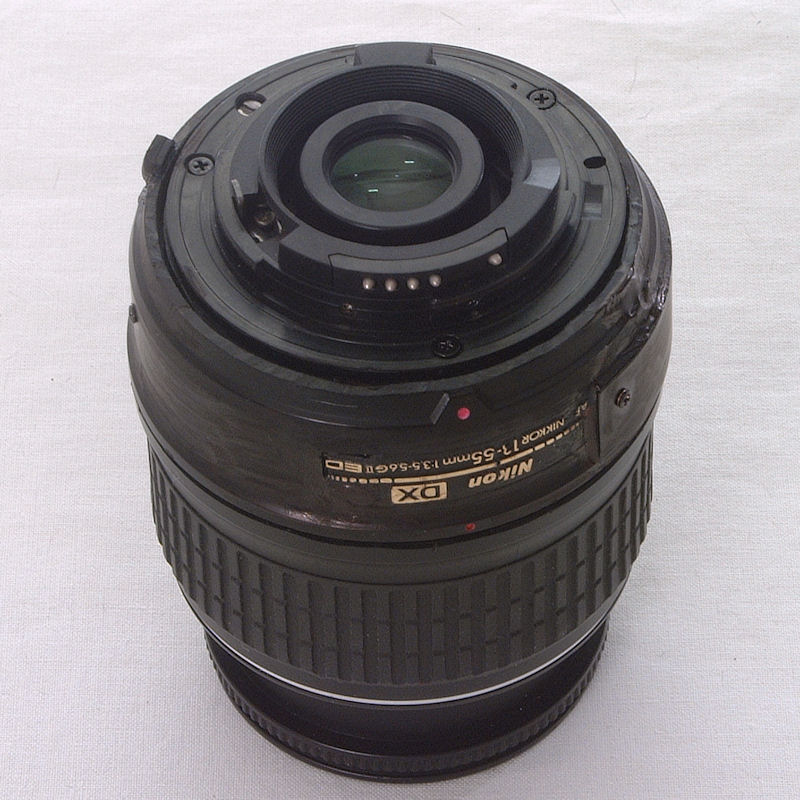 Konstruktion eines AF DX 18-55/3.5-5.6G II ED Nikkors (also ohne SWM-Motor, sondern mit Stangen-AF):
Fertig - Blick auf das Bajonett.