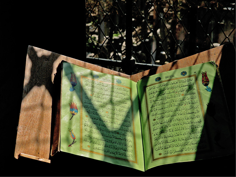 Koran in einer Moschee in Eyip