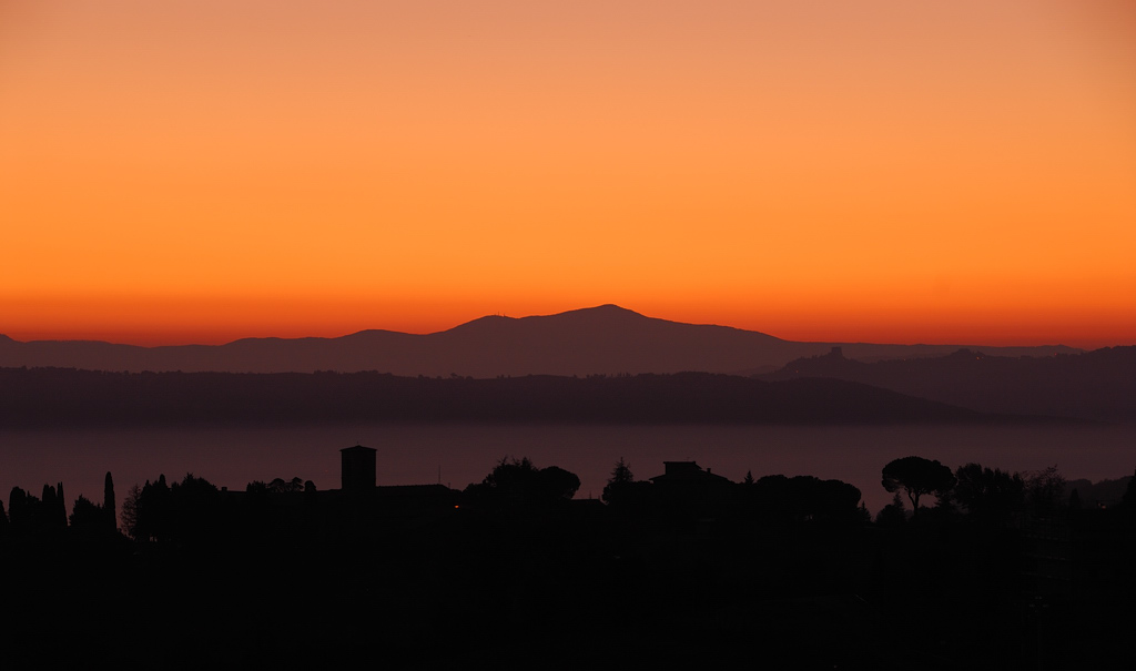 kurz vor Sonnenaufgang, gesehen von Montalcino