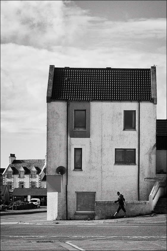 L1008893