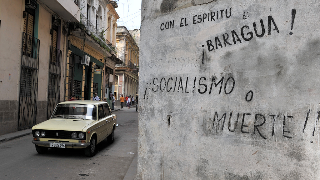 Lada Sozialismo in Havanna
 1316