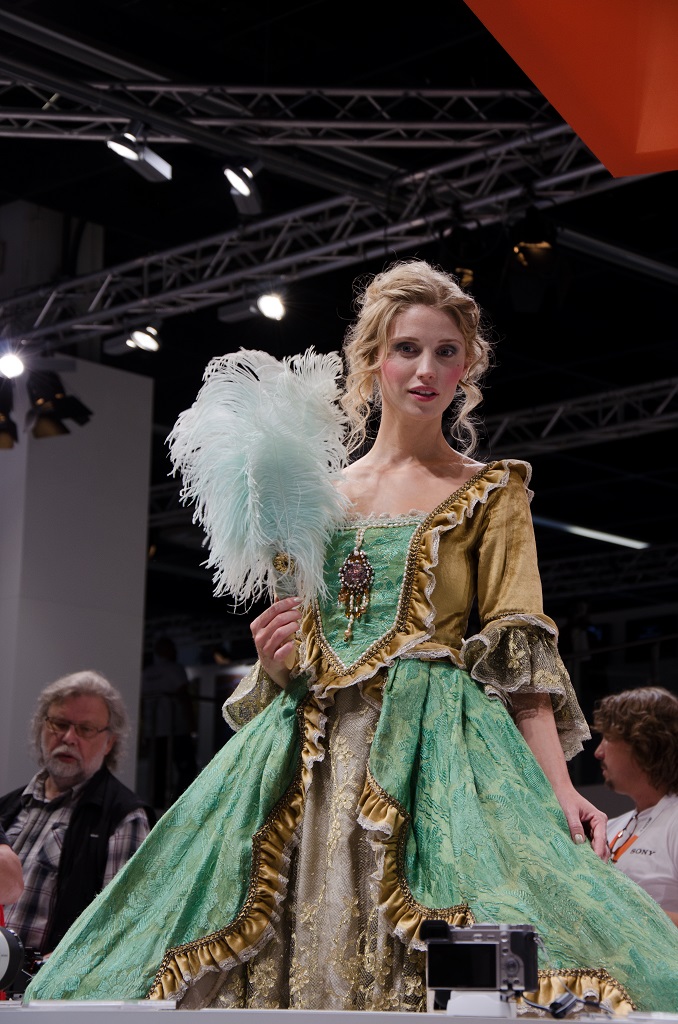 Lady 2