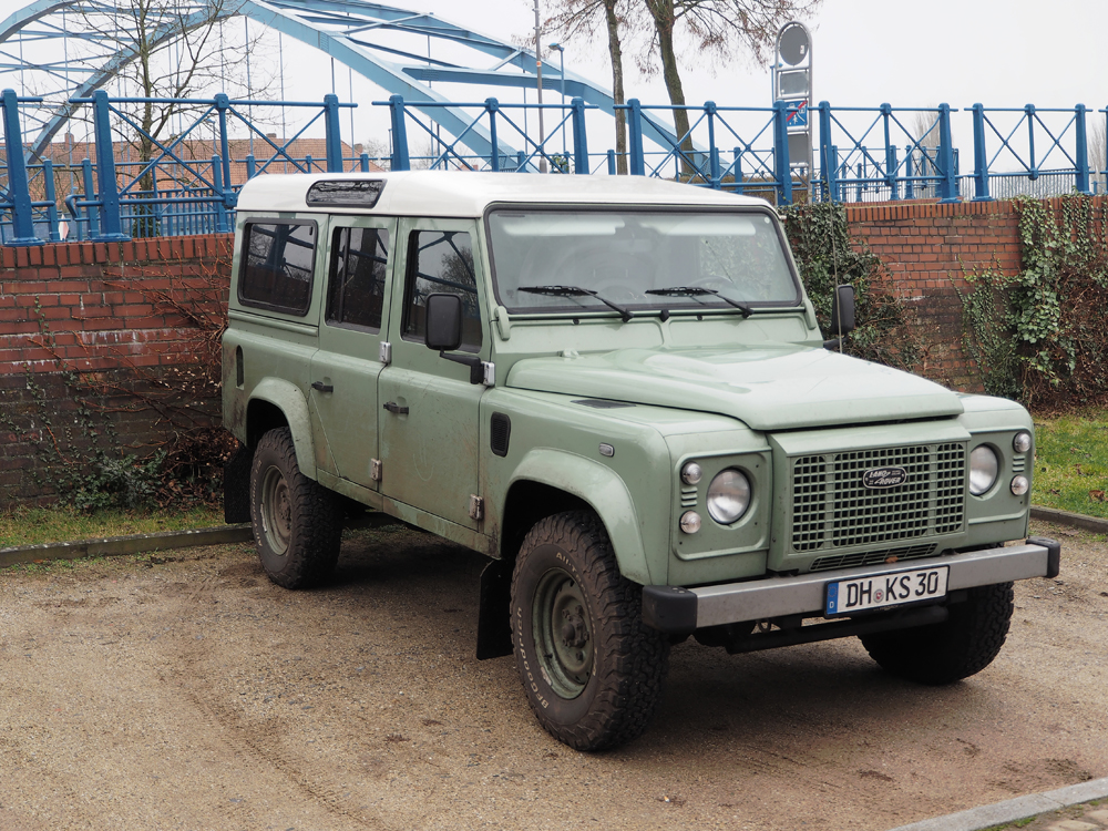 Land Rover.jpg
