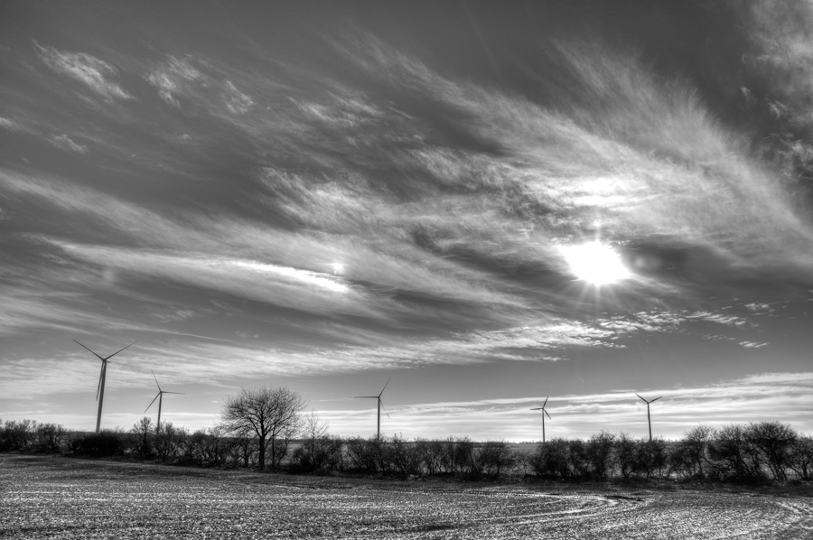 Landschaft SW HDR mitWindräder (1 von 1)