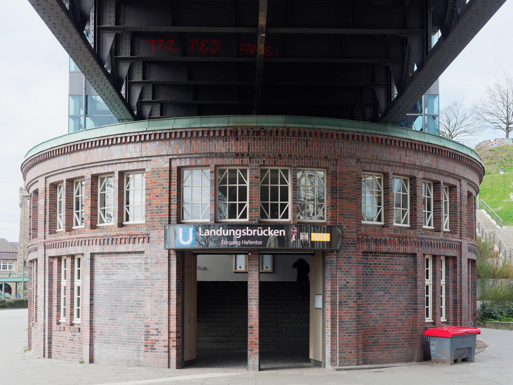 Landungsbrücken 2.jpg