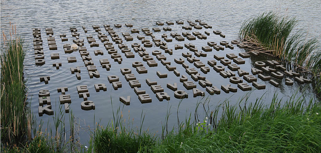 Letters in Water 1k