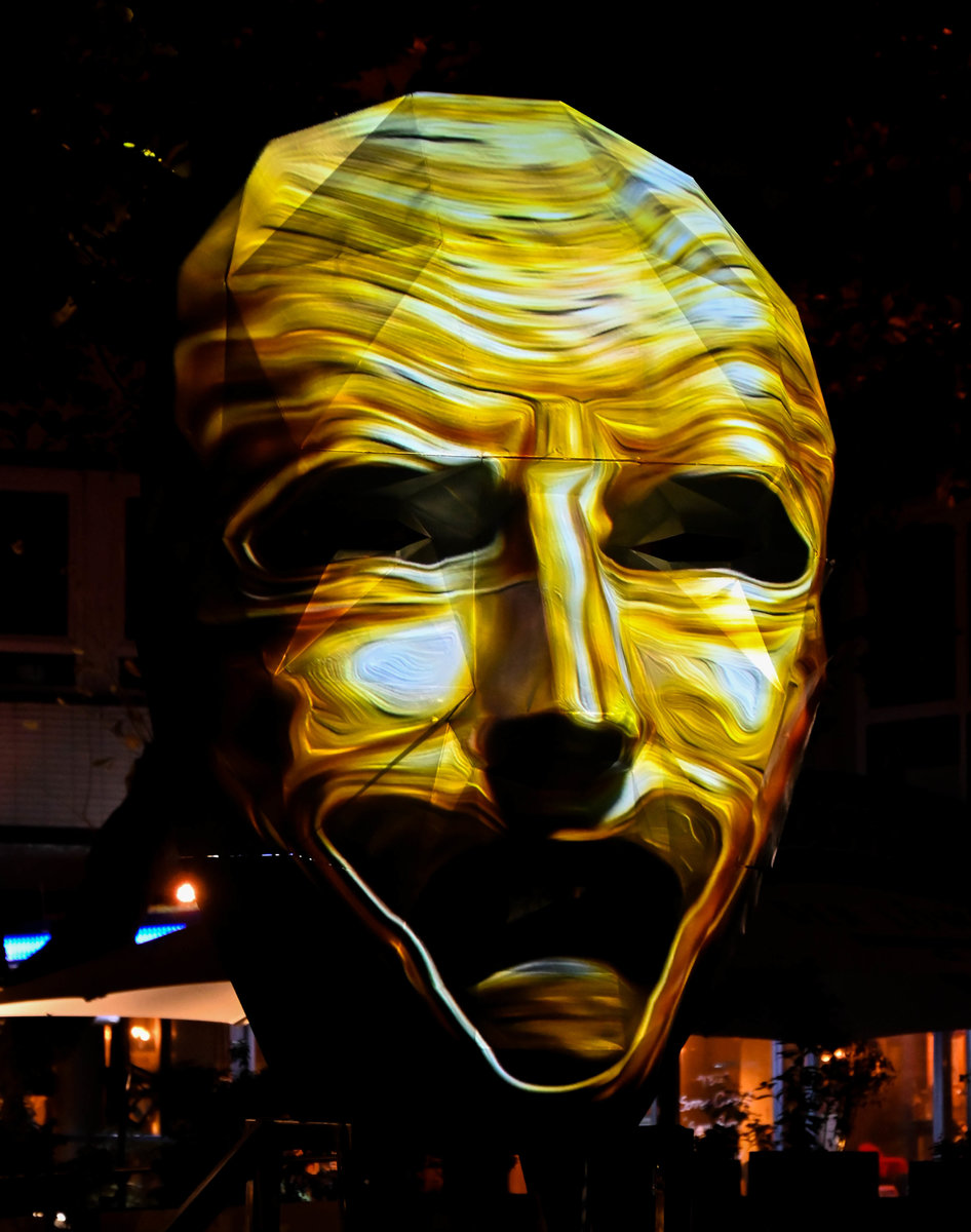 Lichtprojektion Kopf 3.jpg