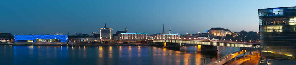 Linz, Panorama an der Donau