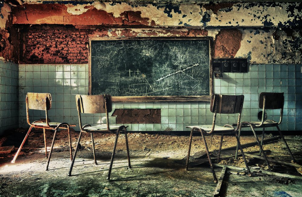 Lost Place Château N.Klassenzimmer.web