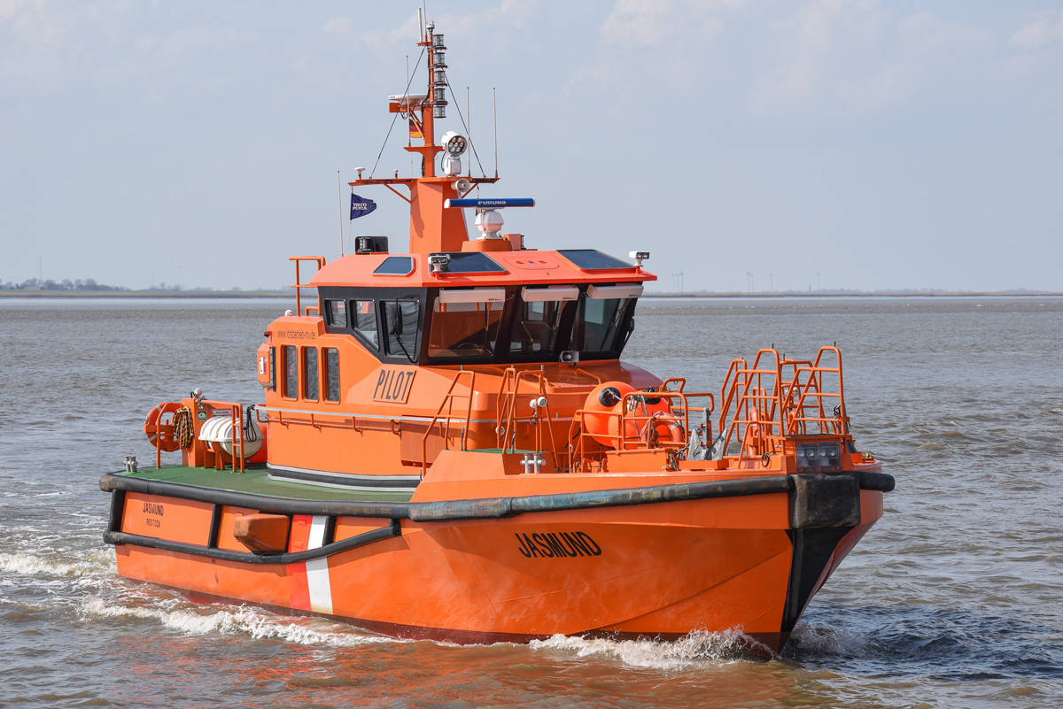 Lotsenversetzboot "Pilot Jasmund" aus Rostock zu Gast in Bremerhaven