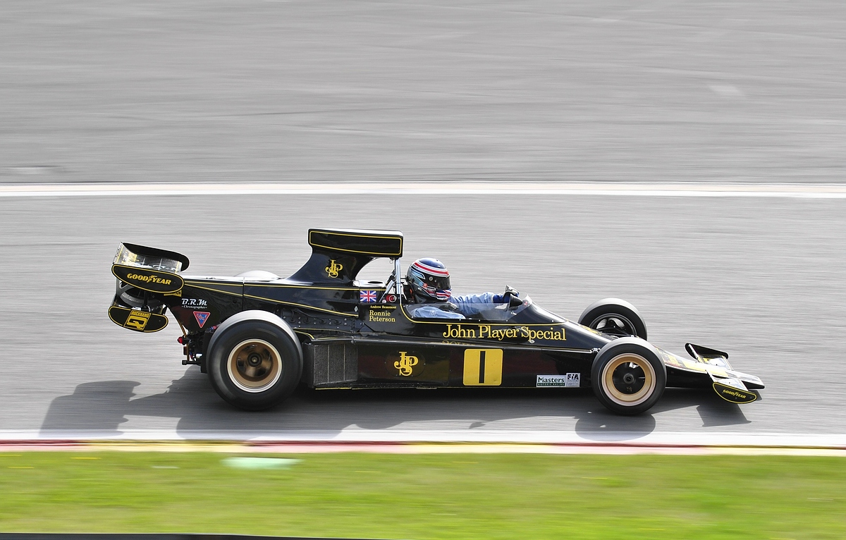 LOTUS 76 1 (5)
Masters Historic Formula One Championship 2013