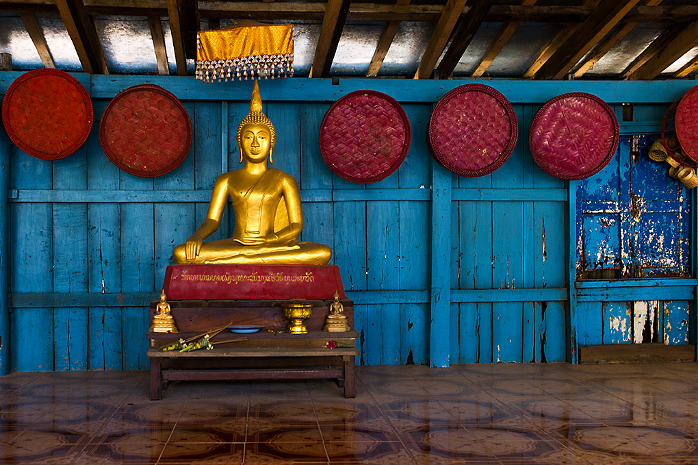 luang prabang temple hall