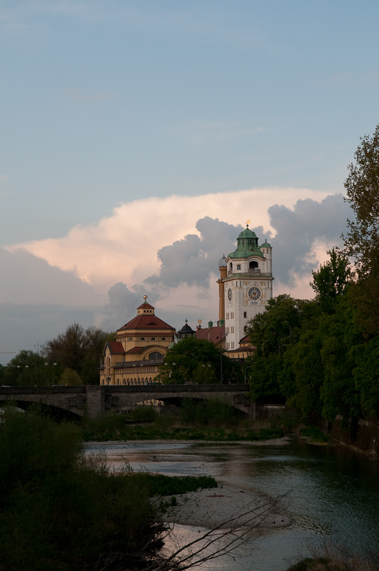 Müllersches Volksbad vom Deutschen Museum aus