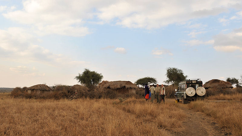 Maasai Dorf
beim Kambi Ya Tembo
7992