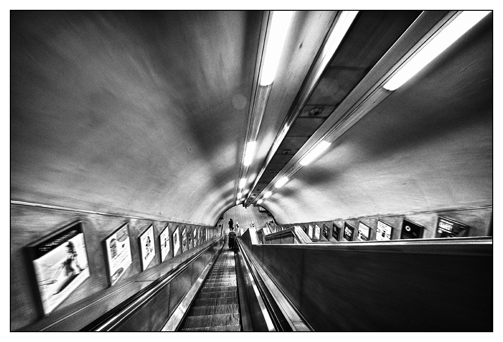 Maida Vale tube station, London, UK.
8mm (DX), 1/13s, 1:5, ISO 250