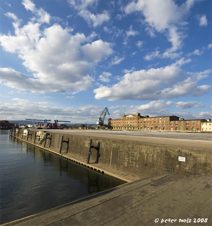Mainz zollhafen 2008 03 29 V2 CR 800x