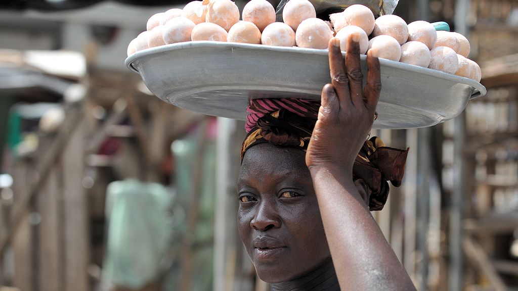 Marktfrau in Lomé
8404