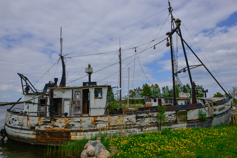 marodes Fischerboot