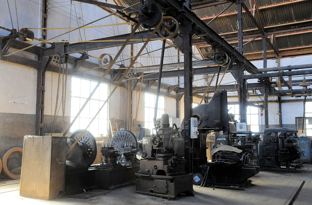 Maschinenhalle 
Eisenbahnausbesserungswerk in Asmara, Eritrea
(1545)