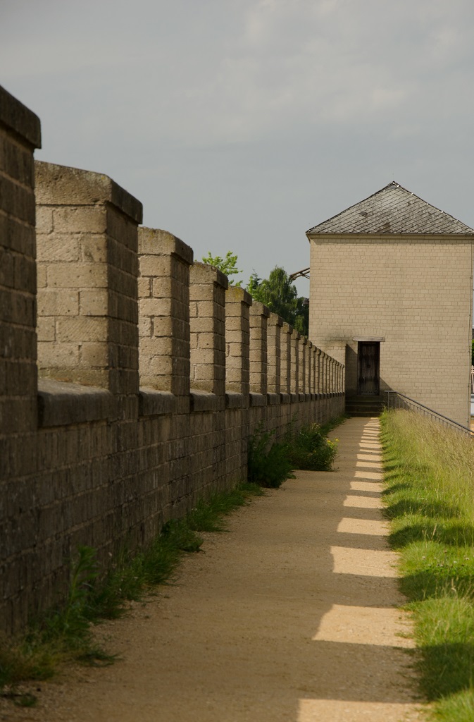 Mauer und Turm 2