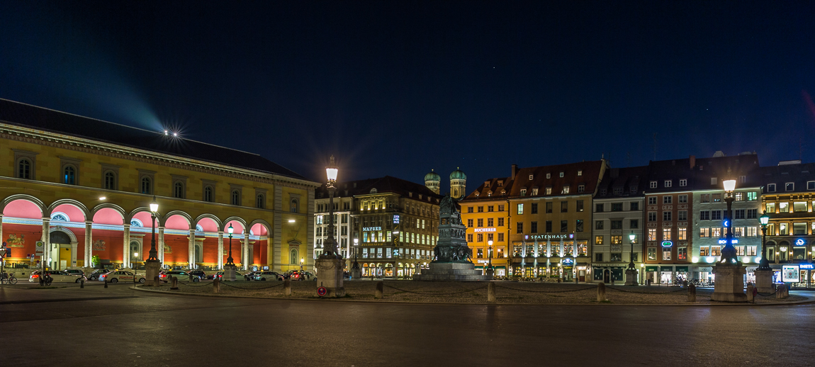 Max Josephs Platz nachts